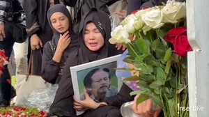 Suasana Haru Pemakaman Epy Kusnandar Di TPU Jeruk Purut Diiringi Isak Tangis Keluarga