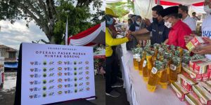 5 Potret Erick Thohir Terjun ke Pasar Murah PTPN Cianjur, Produk Lokal untuk Lokal!
