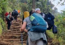 Video Pasangan Pendaki Gunung Prau Jadi Sorotan, Sempat Terjadi Cekcok