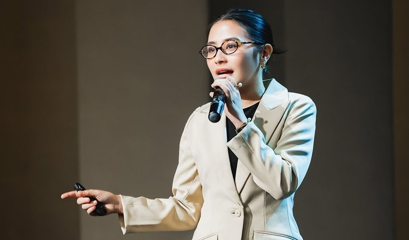 Dari Mahasiswi Cumlaude Jadi Dosen: Prilly Latuconsina Kembali ke LSPR