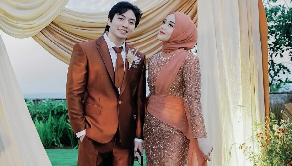 Putri Delina & Jeffry Reksa Kena Hujat Usai Bikin Konten Pindah Agama