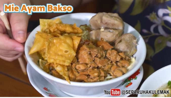 Review Bakso Condong Raos Depok Yang Viral Ala Sari Separuh Aku Lemak