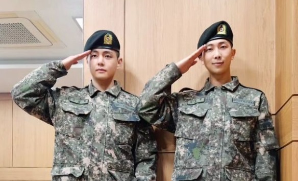 RM dan V BTS Lulus Pelatihan Dasar Militer Hari Ini 