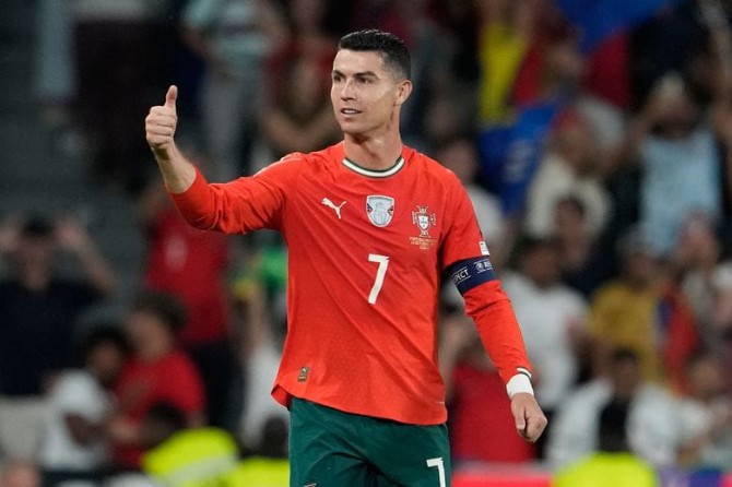 Roberto Martinez Buka Alasan Tetap Mainkan Cristiano Ronaldo 90 Menit Meski Portugal Gagal