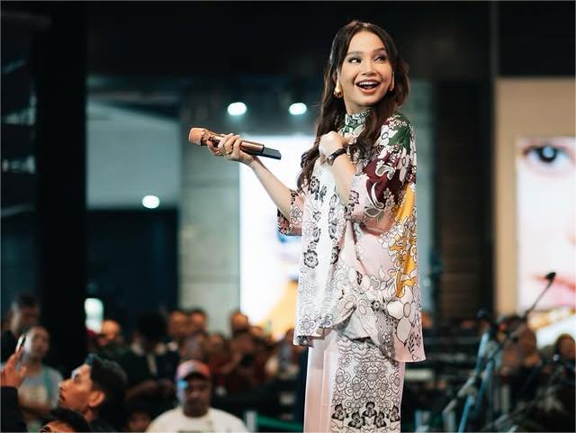 Rossa Diterpa Fitnah, Kuasa Hukum Ungkap Dampak Psikis Sang Diva