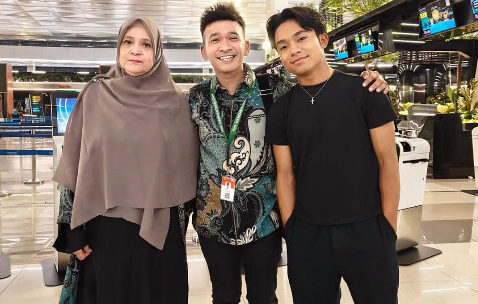 Ruben Onsu Kembali Ke Tanah Suci,Jalani Umrah Penuh Haru Bersama Mama Ifah