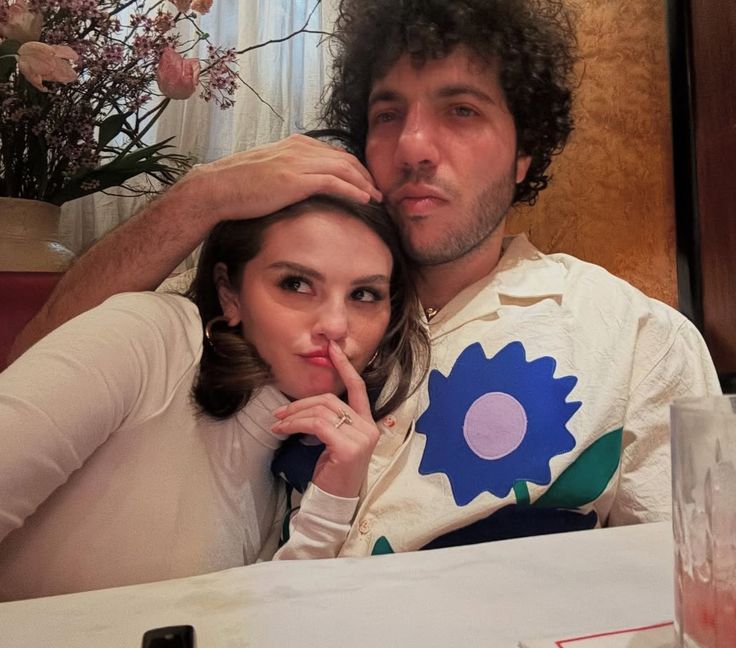Selena Gomez dan Benny Blanco Dikabarkan Menikah Hari Ini