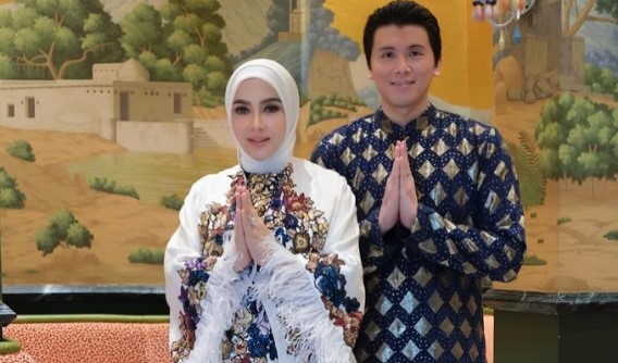 Kerabat Umumkan Kehamilan Anak Pertama Syahrini