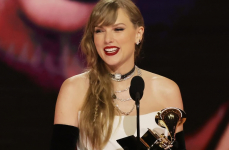 Taylor Swift Bocorkan Album Baru di Grammy Awards, Rilis April 2024