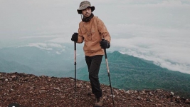 Fiersa Besari Cuti Manggung Untuk Mengapai Sebuah Impian Mendaki 33 Gunung yang berada DI 33 provinsi