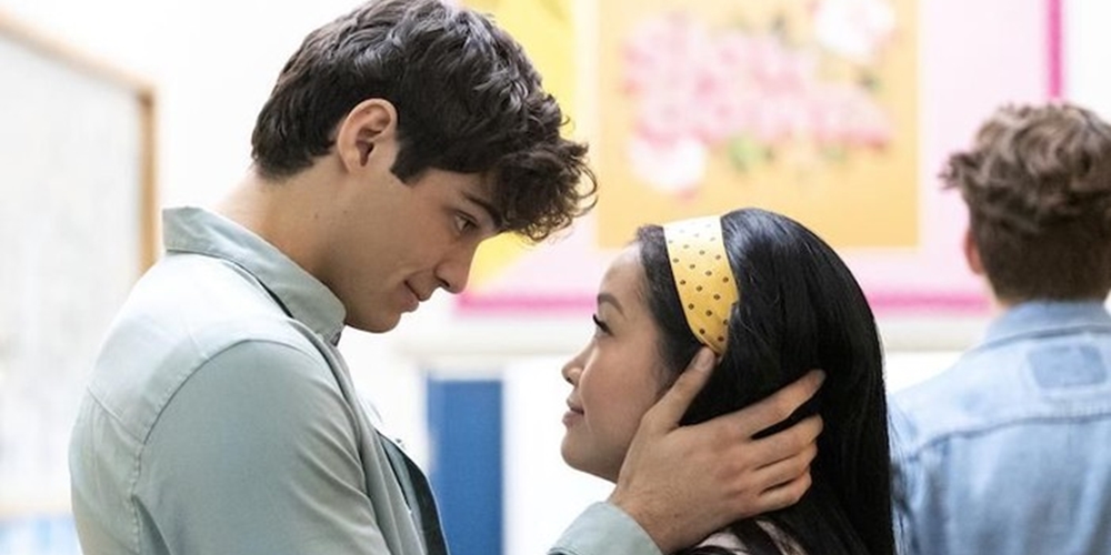 Bikin Gemas! Lana Condor dan Noah Centineo Coba Bahasa Cinta Warga +62