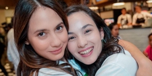 Pevita Pearce Foto Bareng Chelsea Islan, Netizen Heboh!