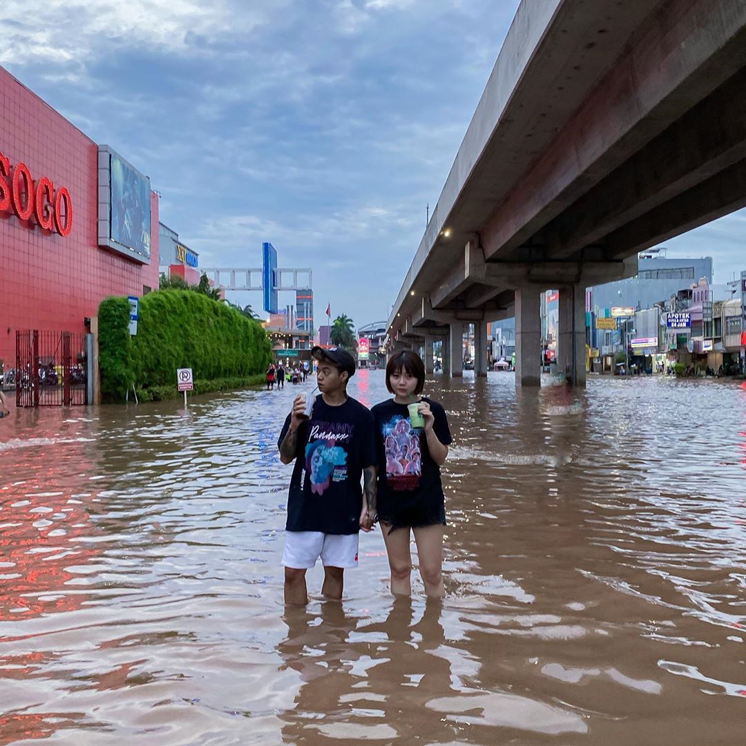 Bikin Video Saat Banjir, Reza Arap Disangka Mau Nyalon Gubernur 