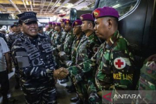 TNI Gerak Cepat Salurkan Bantuan Ke Tiga Provinsi Di Sumatra Yang Terdampak Banjir