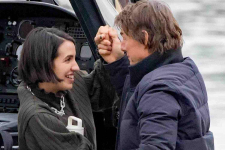 Tom Cruise Dikabarkan Pacaran dengan Penyanyi Victoria Canal