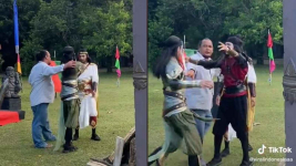 Video Lengkap Viral Arnold Leonard dan Sandy SS Saling Dorong di Lokasi Syuting Angling Dharma